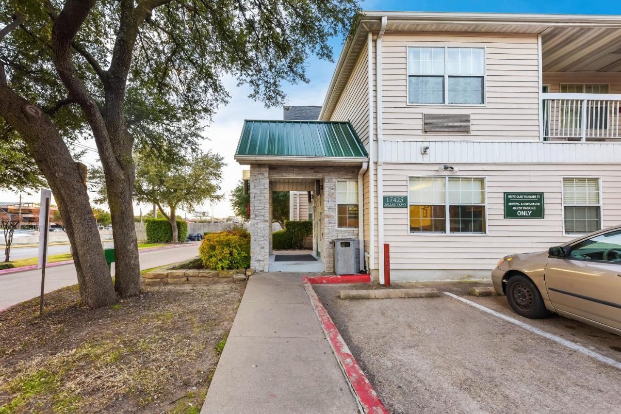 HomeTowne Studios by Red Roof Dallas - North Addison - Tollway Exterior foto