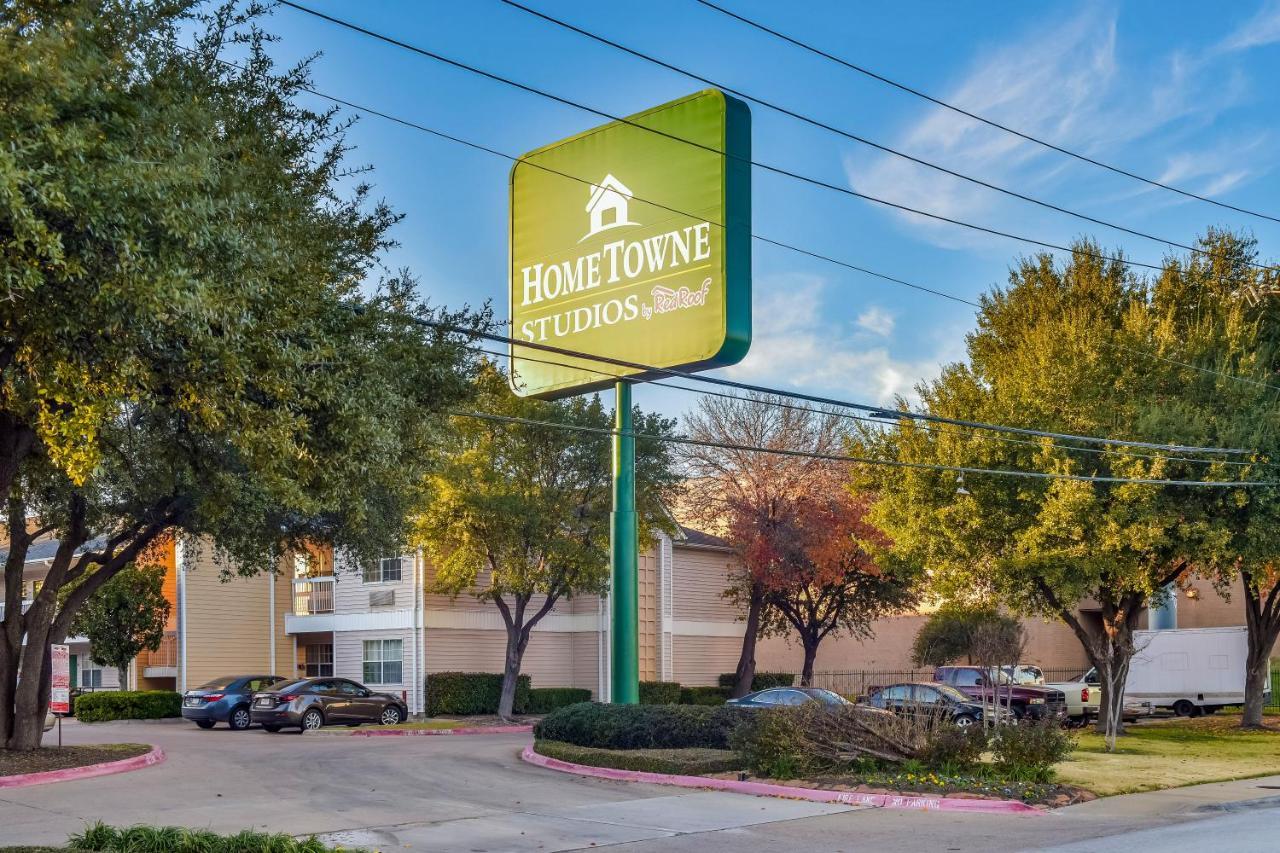 HomeTowne Studios by Red Roof Dallas - North Addison - Tollway Exterior foto
